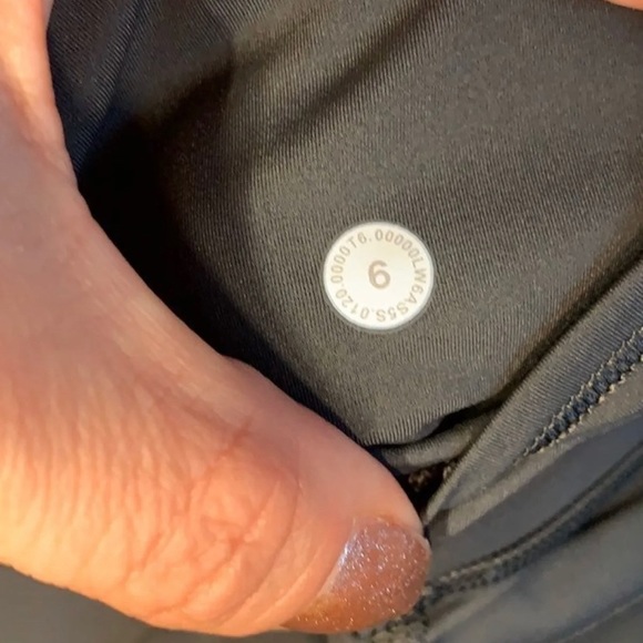 NWT lululemon Fast and Free Crop 19” - Picture 3 of 5